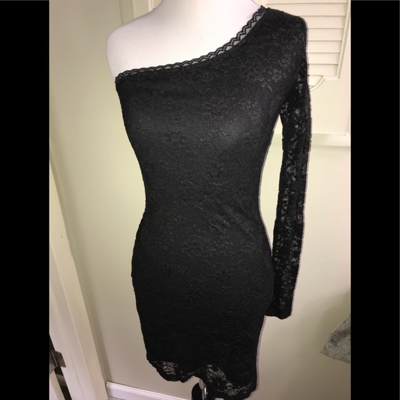 2b BEBE LACE DRESS WITH GOLD THREADING NYE Dress - Picture 2 of 7